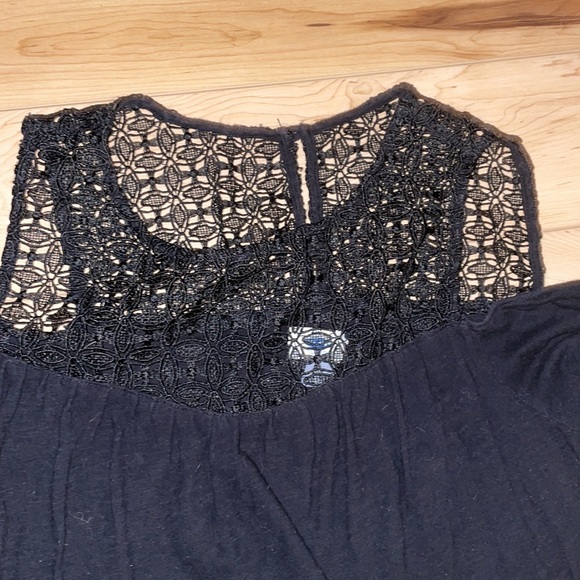 Old navy black cold shoulder lace top - Picture 3 of 5